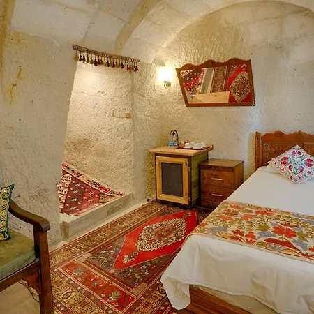 Tulip Cave Гореме