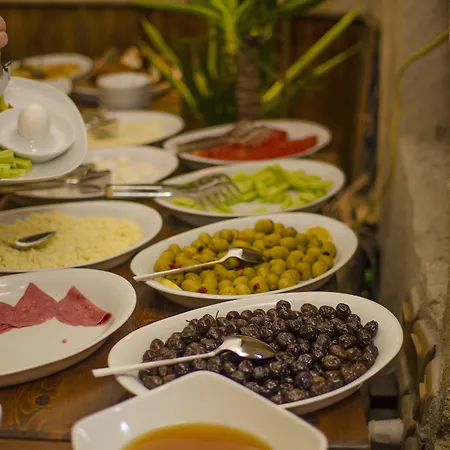 郁金香洞穴套房酒店 格雷梅