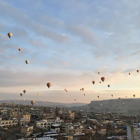 郁金香洞穴套房酒店 格雷梅
