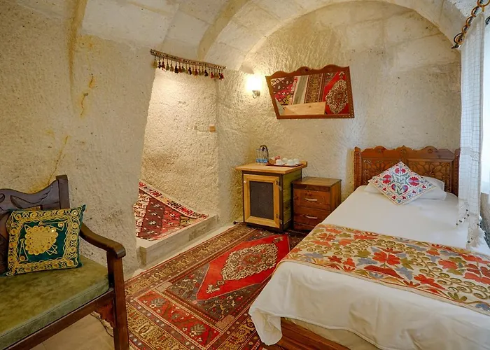 Tulip Cave Гореме