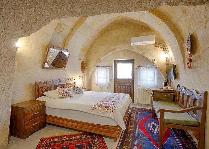 Tulip Cave Гореме