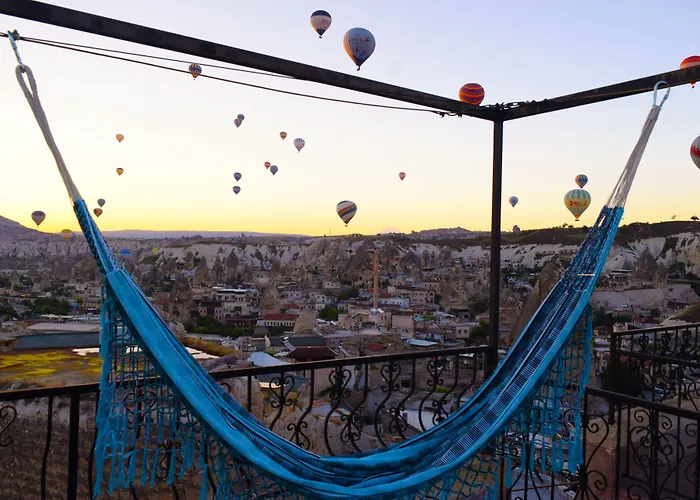 Tulip Cave Гореме