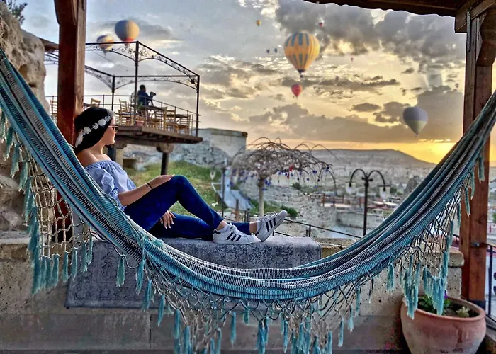 Tulip Cave Гореме